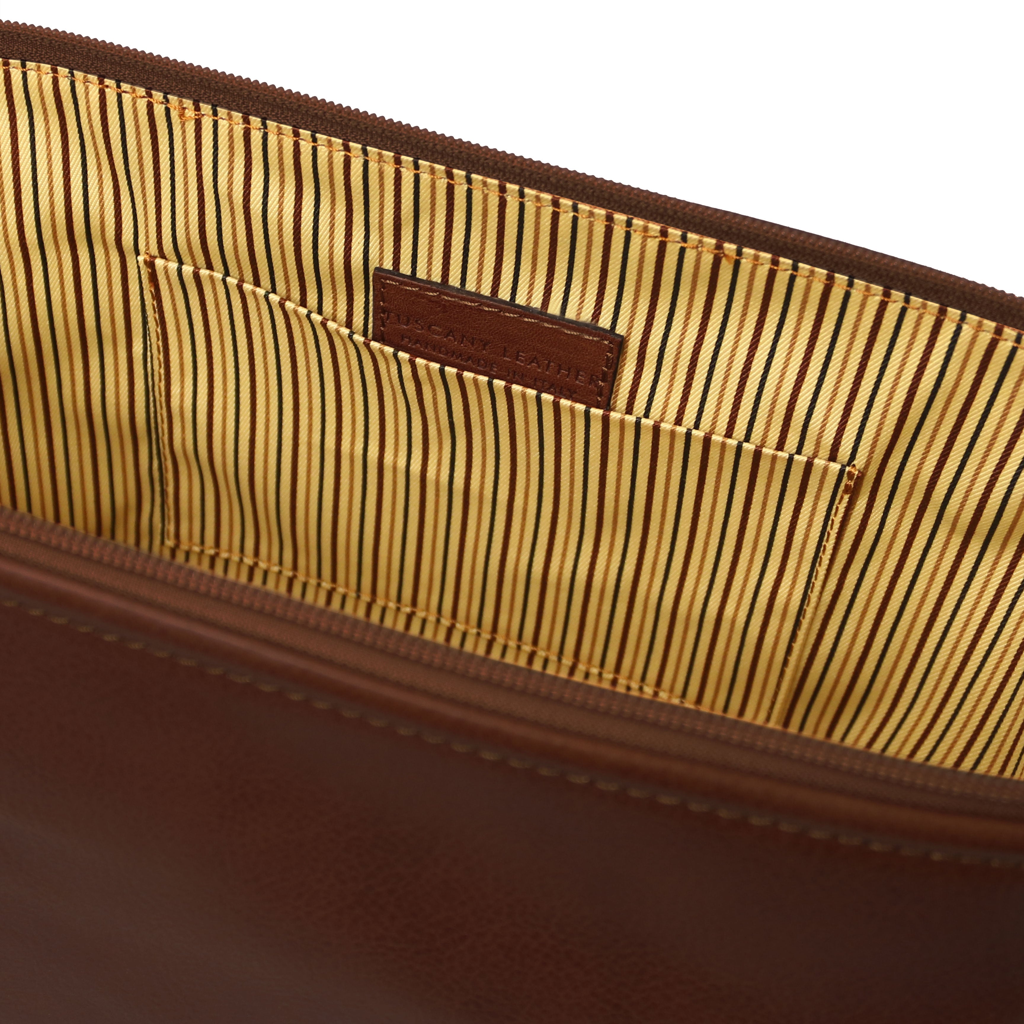 Tuscany Leather toilettassen Smarty L TL141219 brown binnenkant