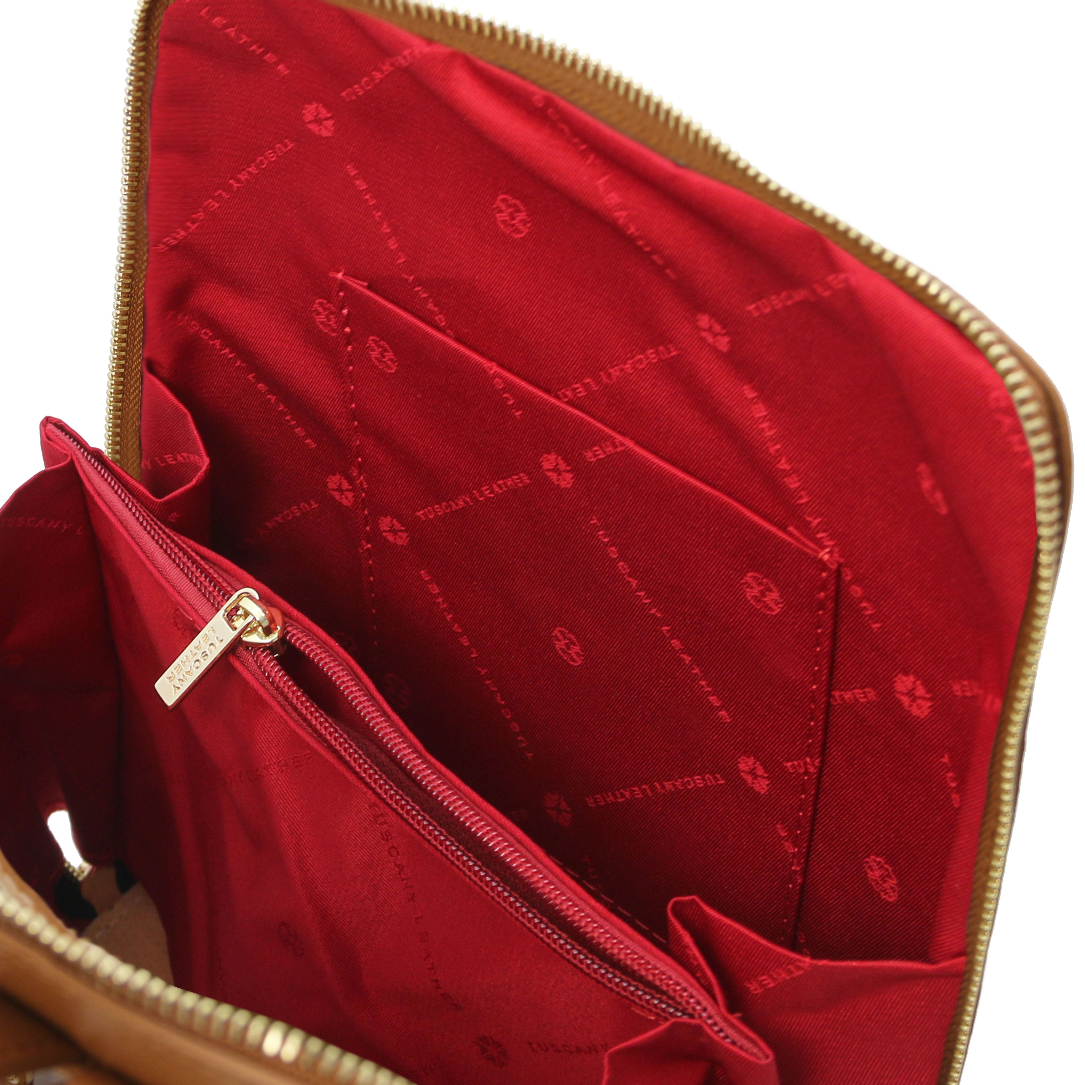 Tuscany Leather Rugtas leer TL Bag 142092 cognac binnenvakken